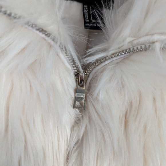 Forever 21 Cream White Chic Faux Fur Jacket Size Large Soft Fluffy Teddy - Picture 6 of 9